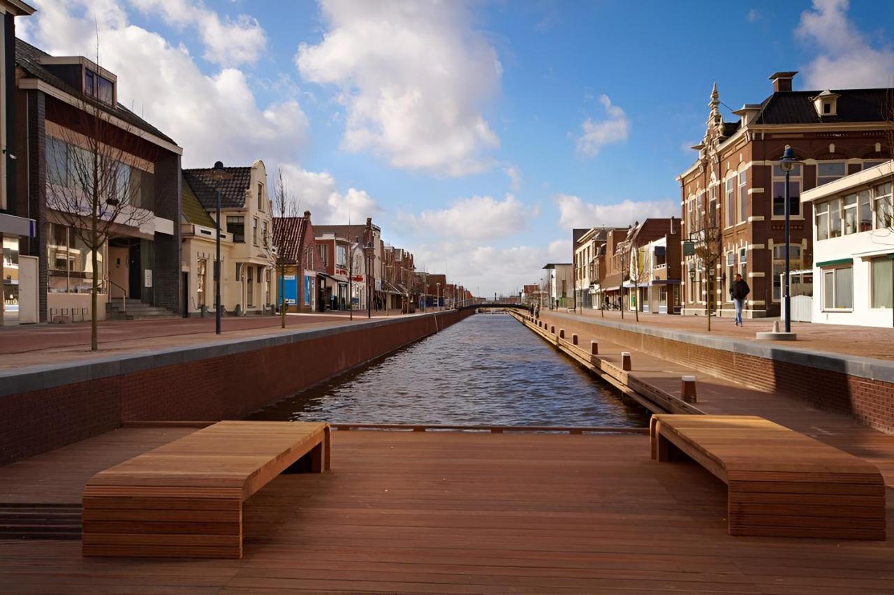 Woonboot In Sumar Gelegen Tussen Leeuwarden En Drachten Suameer エクステリア 写真
